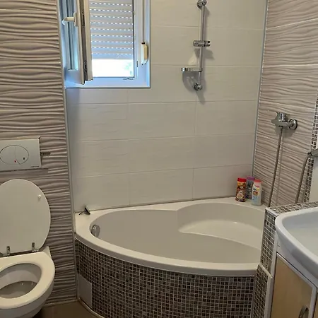 Relax Apartmán Okrug Gornji